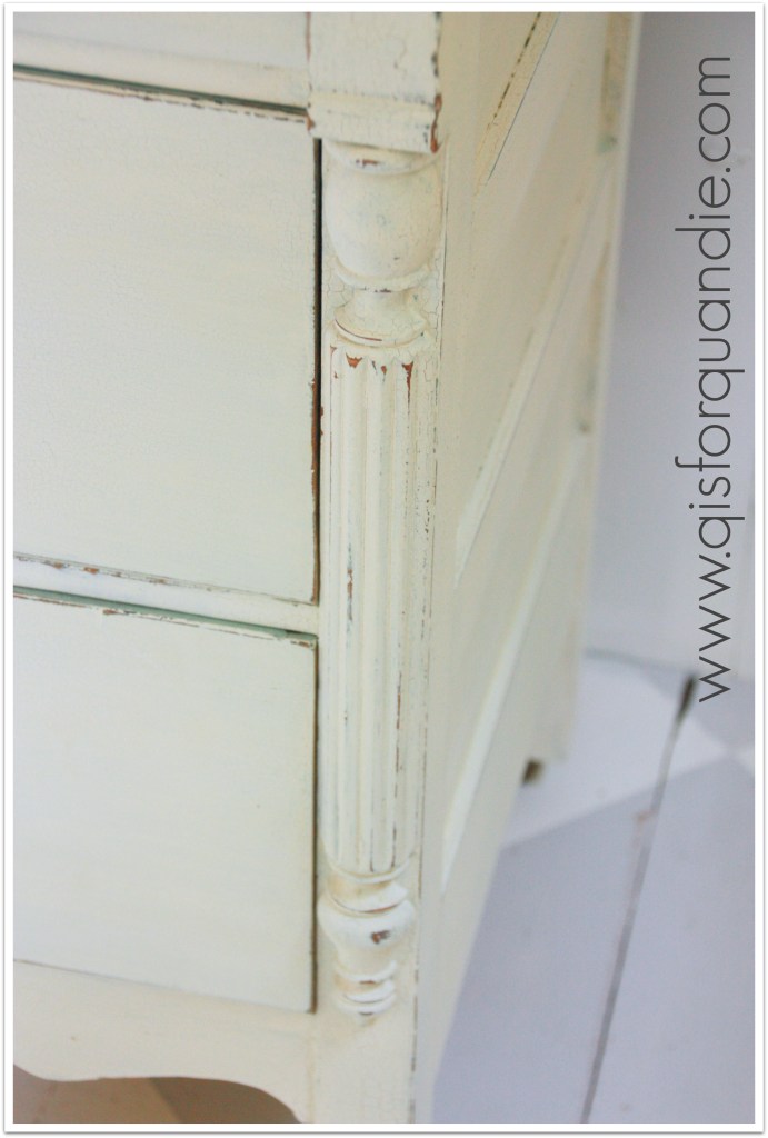 crackled linen side detail