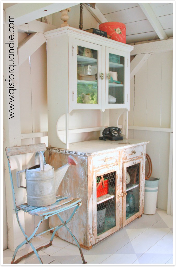 photo cottage cabinet