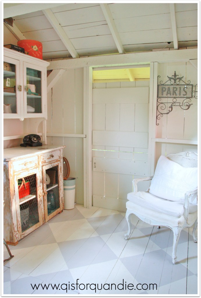 photo cottage north wall