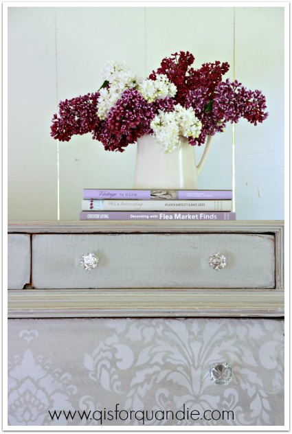 damask with lilacs