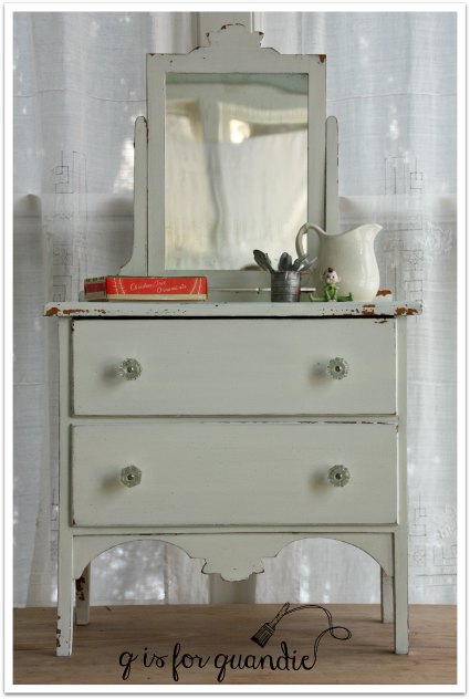 mini dresser without wreath