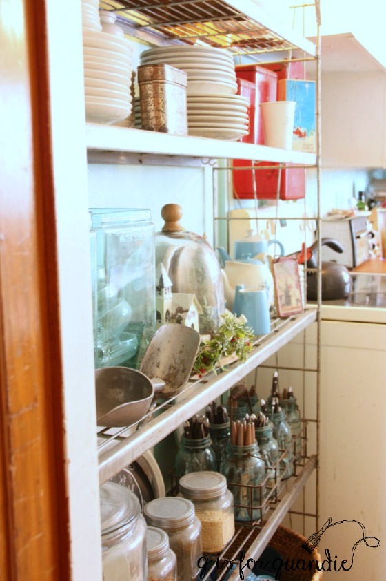 amys-kitchen-shelves