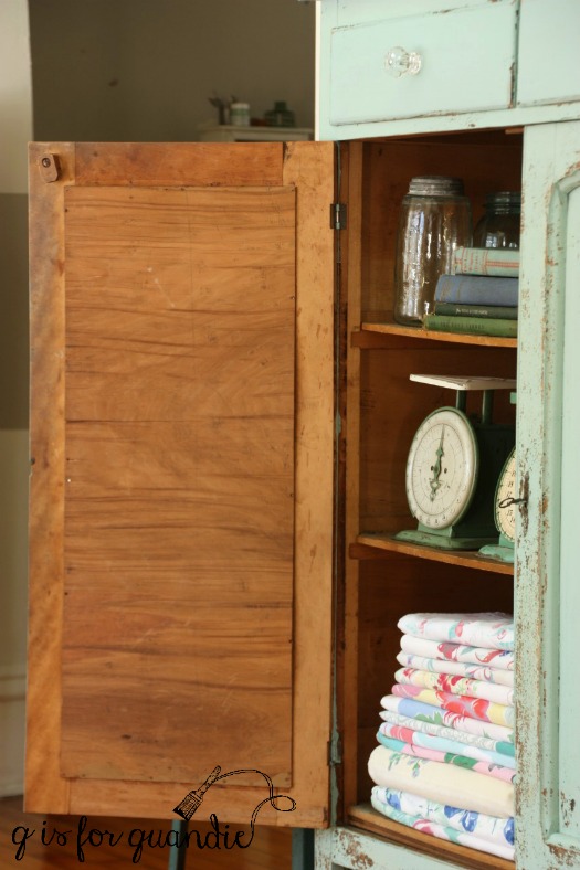 cupboard-inside